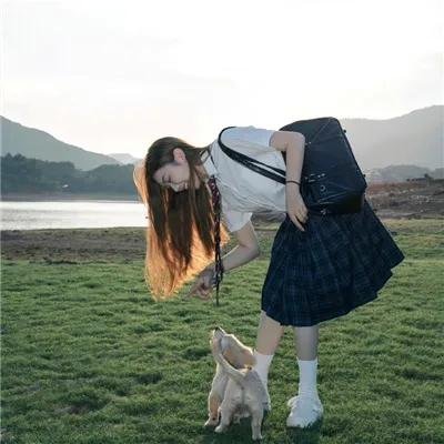 五星红旗迎风飘扬